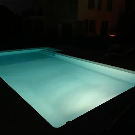 Clos Du Cardinal Avec Piscine LʼIsle-sur-la-Sorgue Exterior foto