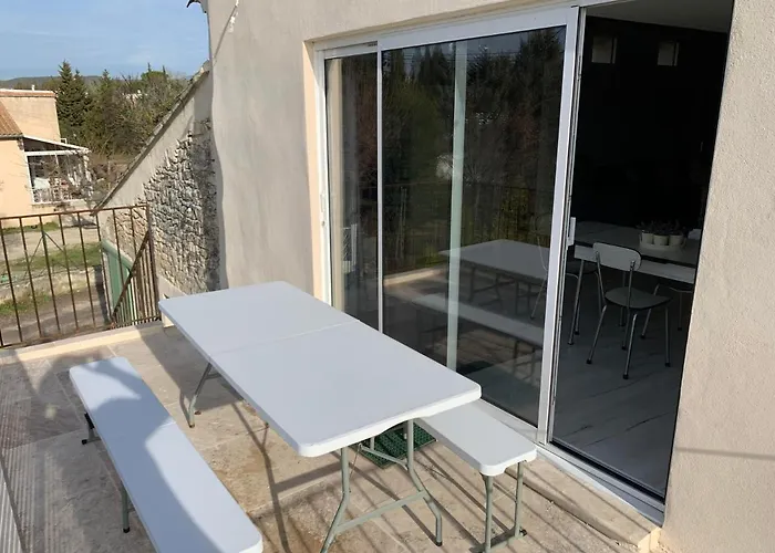 Clos Du Cardinal Avec Piscine